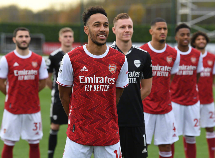 酋长球场见证奇迹，阿森纳欧冠强势突围